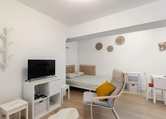 Cosy Hyper-centre